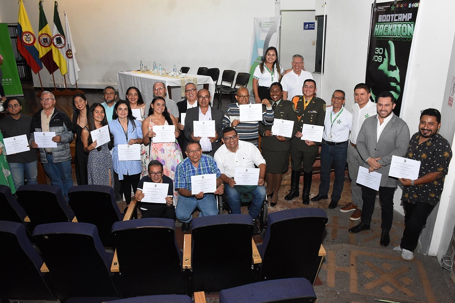 Periodistas quindianos certificaron sus habilidades en locución.