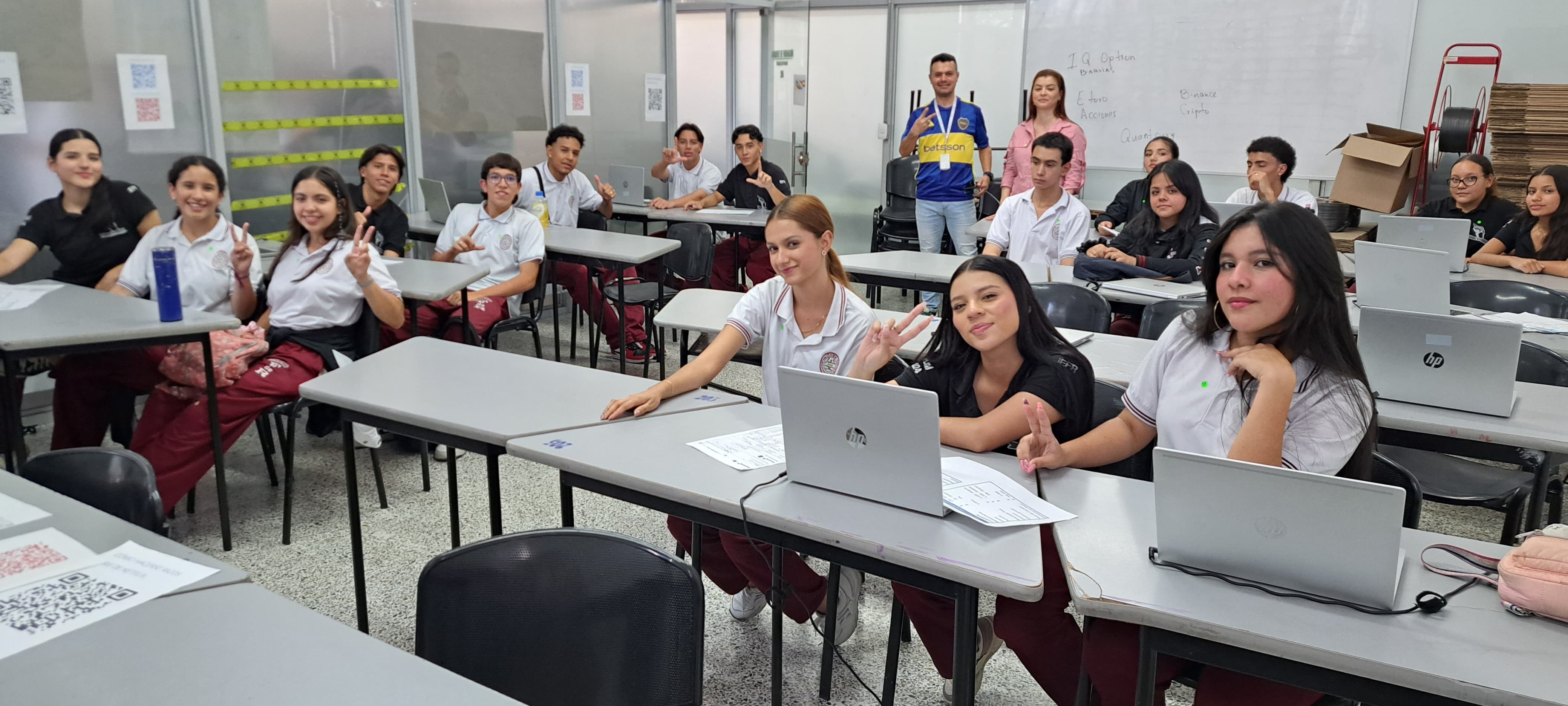 La Feria de Encadenamiento del SENA en Itagüí se realizó en dos jornadas.