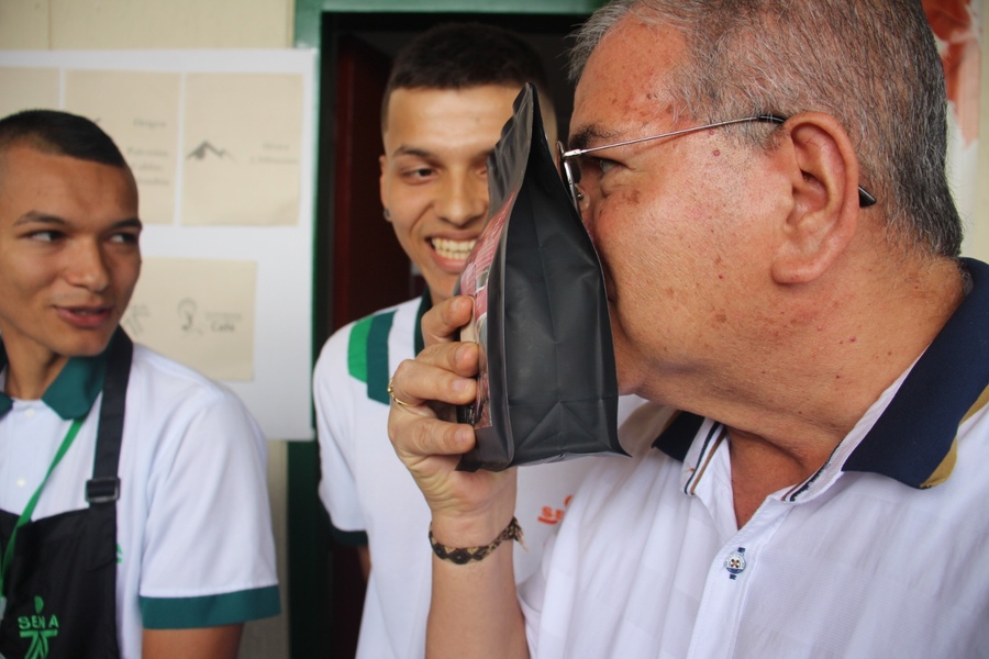 En el SENA los aprendices desarrollan proyectos de formación con el objetivo de que se conviertan en nacientes empresas.