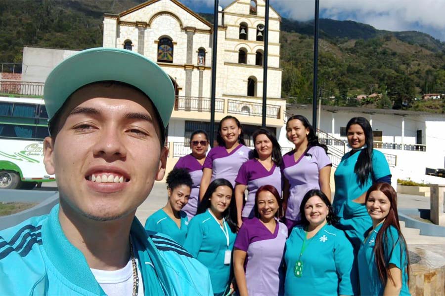 Imagen sobre homenaje del SENA a 460 mujeres en Macaravita 