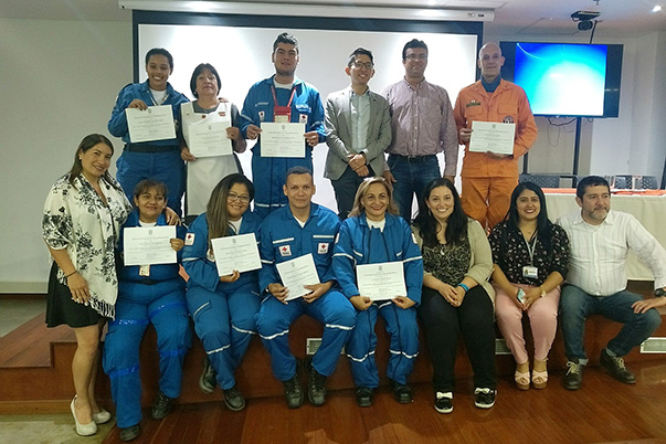 Voluntarios se certifican en prevención de riesgos por minas antipersonal 