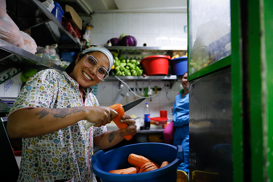 El SENA contribuye a la justicia social con estrategias como la certificación de la experiencia de los protagonistas de la Econo