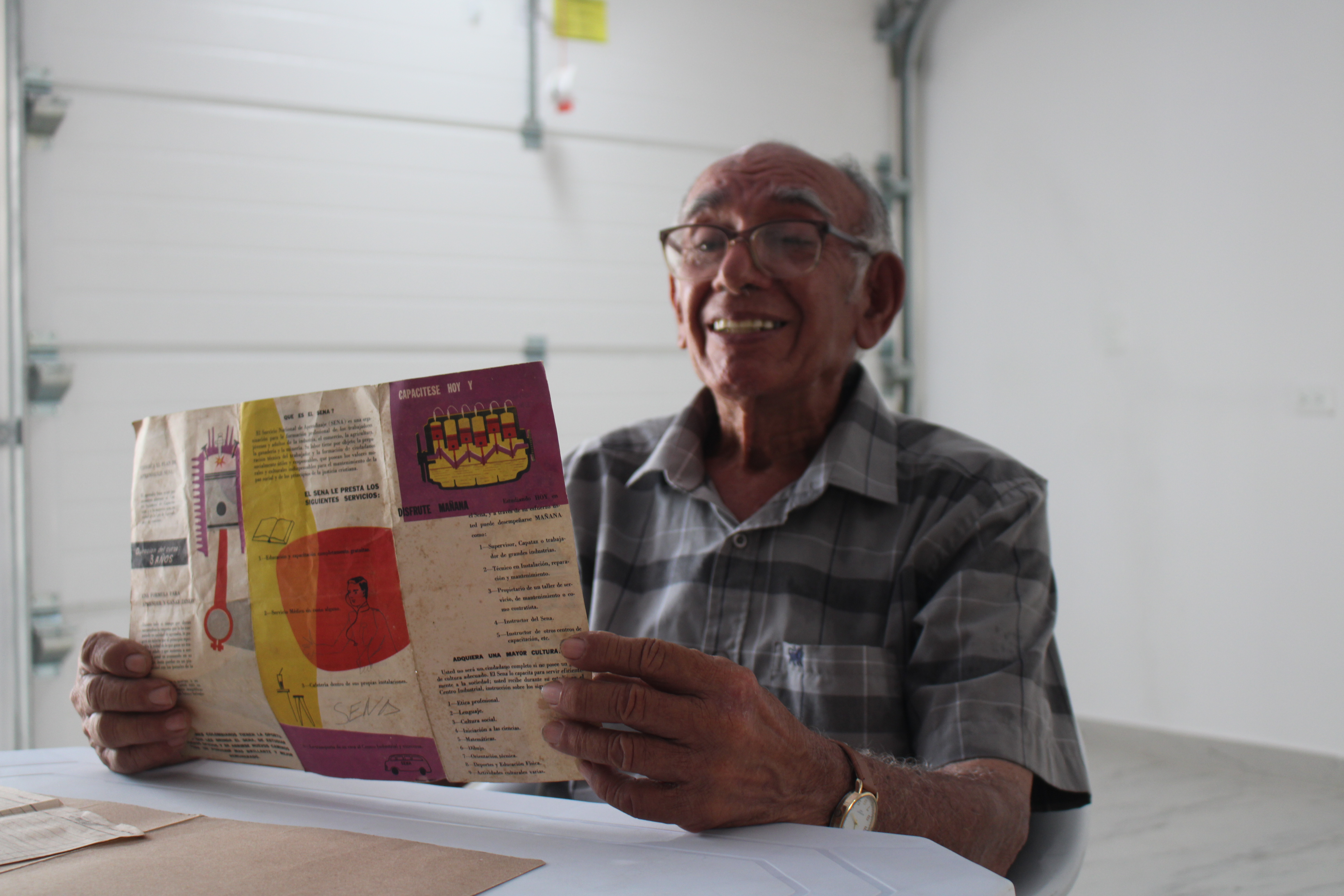 Julio Abel Zabaleta Lambis, un hombre de la tercera edad que reside en Turbaco no pudo terminar el bachillerato a los 14 años, p