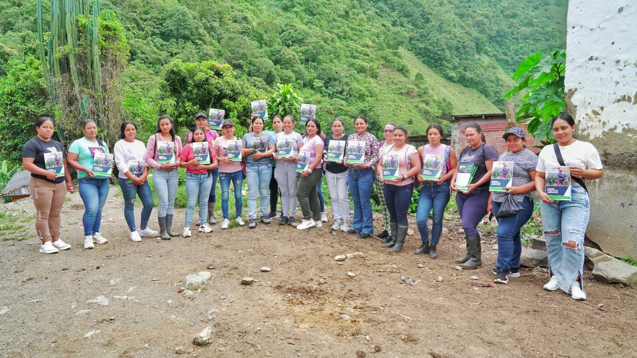 Mujeres aprendices del corregimiento de La Granja en Ituango, Antioquia.
