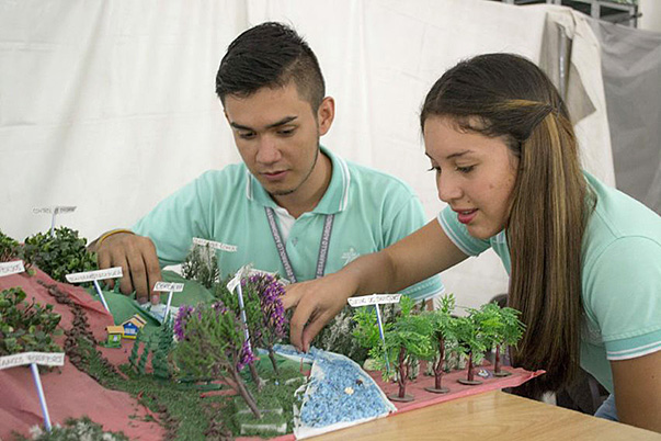 Aprendices SENA participan en premios Latinoamérica Verde