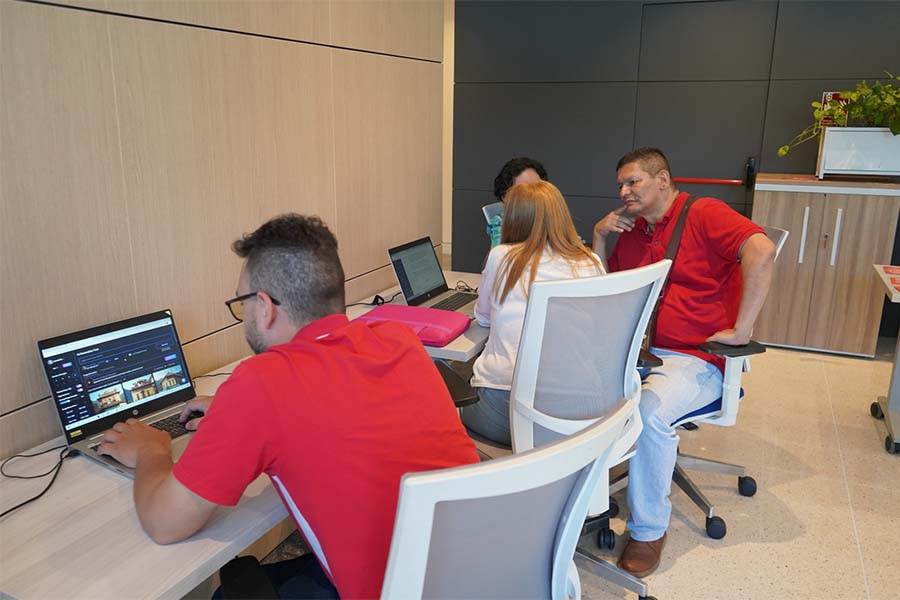 En el evento se hicieron presentes representantes de otras áreas del SENA como Tecno Parques, Tecno Academias