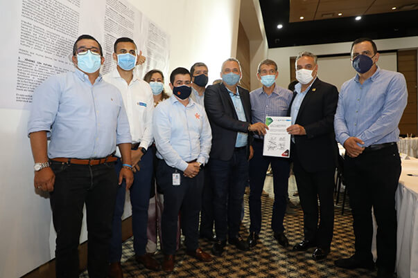 Estos pactos por el empleo se firman por todo el territorio nacional, como una respuesta a las necesidades de las regiones.