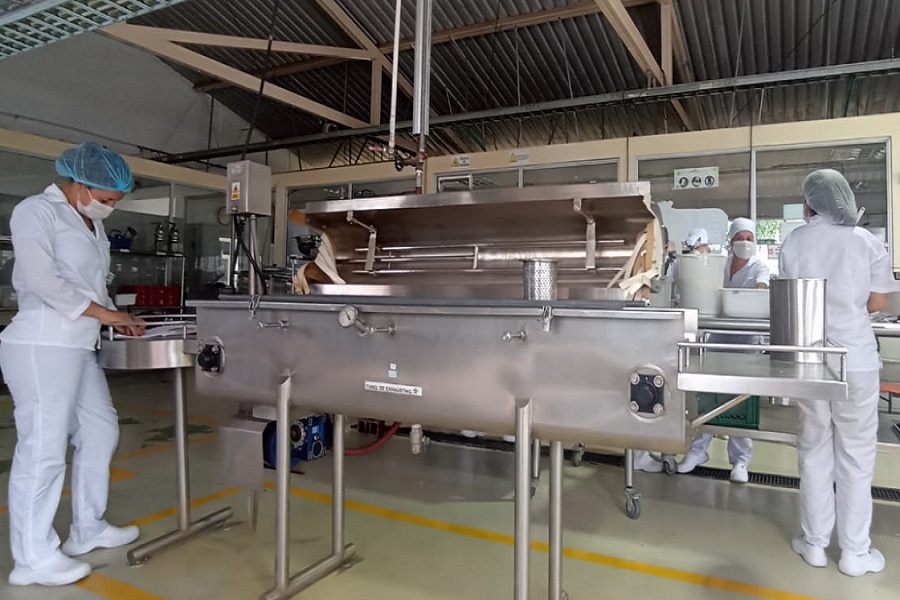 Planta Agroindustrial de alimentos CASA fue visitada por el Ministerio de Educación. 