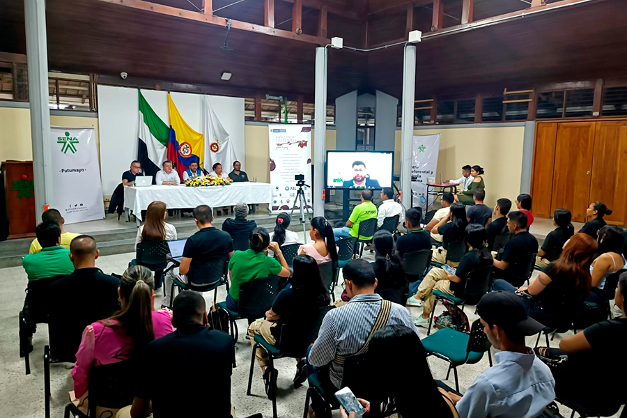 En el encuentro se escucharon las reflexiones de la academia sobre proyectos de la amazonía y acciones de protección de sus terr