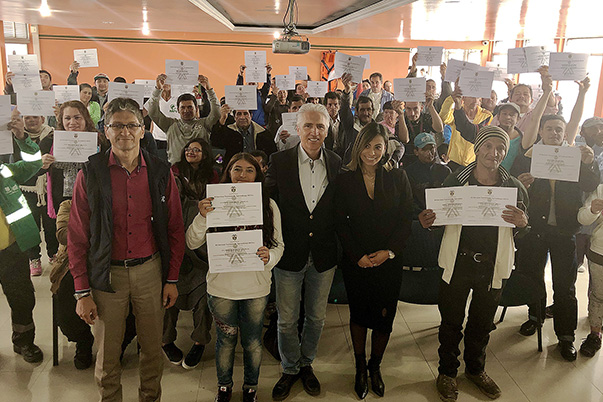 El SENA Certifica a recicladores en Bogotá