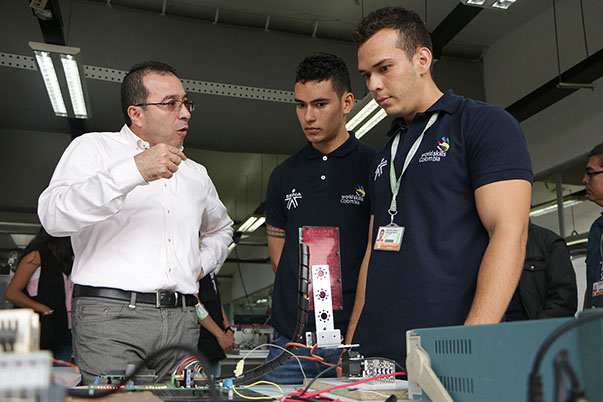 Director general del SENA da la bienvenida a nuevos aprendices en Antioquia