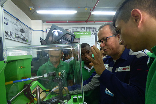 SENA inaugura moderno laboratorio para diagnóstico de automotores