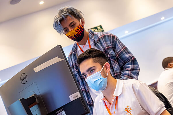 Para más información sobre la convocatoria presencial del SENA comuníquese en Bogotá al 3430111 y en el resto del país al 018000