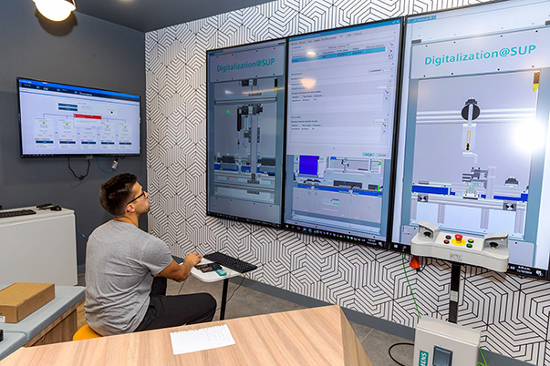 Se abre moderno ambiente de formación para la Industria 4.0