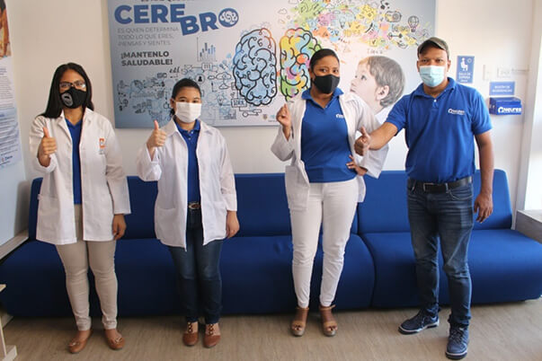 El equipo de emprendimiento del SENA, desarrolla la labor de convertir ideas de los emprendedores, en negocios reales.