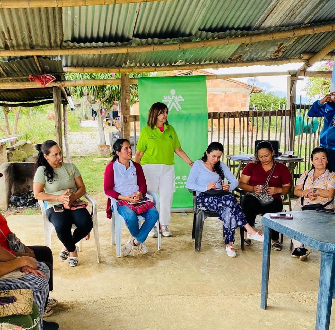 Esta iniciativa fomenta la creación de redes de apoyo entre los campesinos