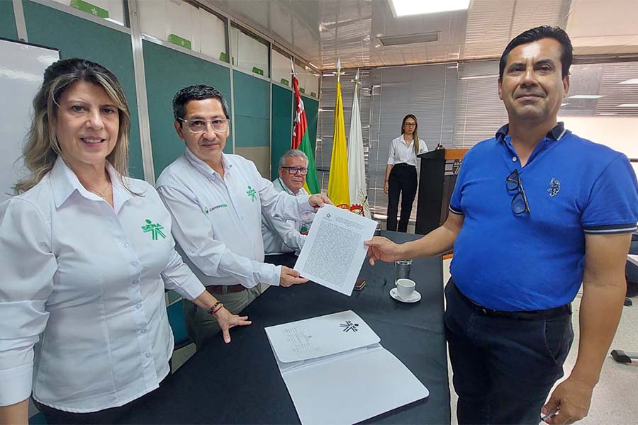 El convenio les permitirá a los estudiantes recibir la doble titulación como bachilleres académicos y técnicos del SENA.