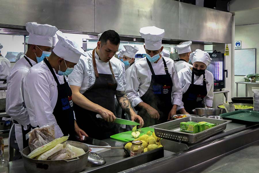 La octava versión de esta iniciativa, contó con la participación de chefs de Nestlé que compartieron sus experiencias con los ap