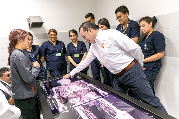 Aprendices se forman en competencias pertinentes a las industrias 4.0