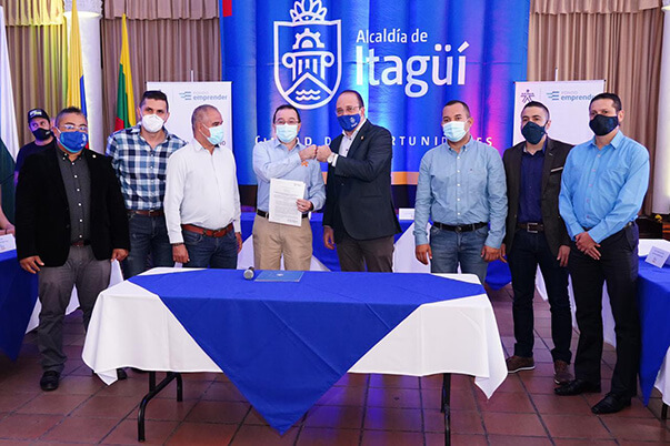 Durante el evento se firmaron las escrituras que certifican al SENA como propietario del lote donde funciona el Complejo Sur