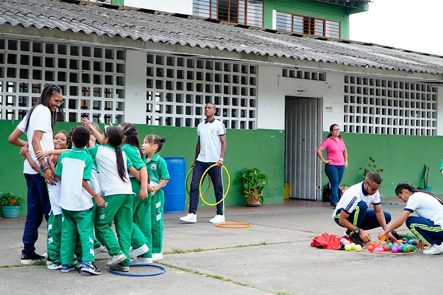 El proyecto ve el deporte como una herramienta para la sana convivencia y la consolidación de una paz total.