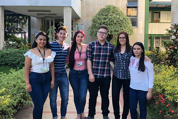 Aprendices del SENA realizan prácticas hoteleras en España