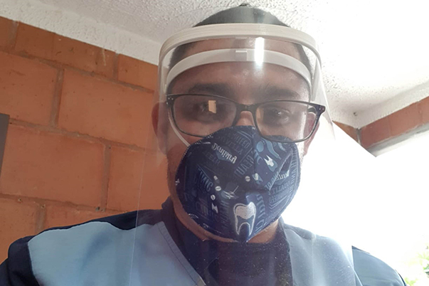 Tecnoparque nodo Pereira imprime en 3D caretas para uso médico