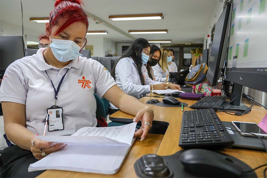 Imagen sobre nuevo registro calificado en el dentro de comercio y servicio del SENA Caldas