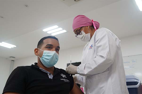Las jornadas de vacunación contra el Covid-19, beneficiaron a 600 personas aproximadamente del SENA Regional Magdalena