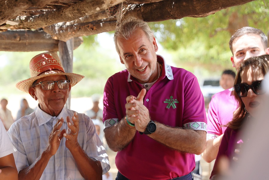 Jorge Londoño, director de la Entidad, entregó la gran noticia en el sector de El Pájaro, municipio de Manaure. Ante la comunida