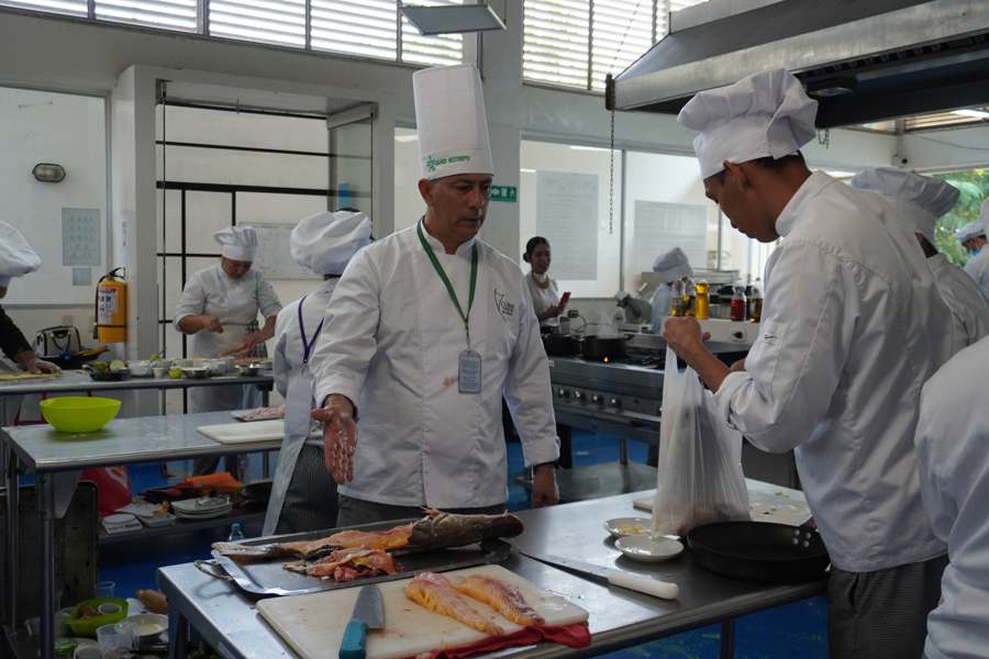 imagen instructor de cocina