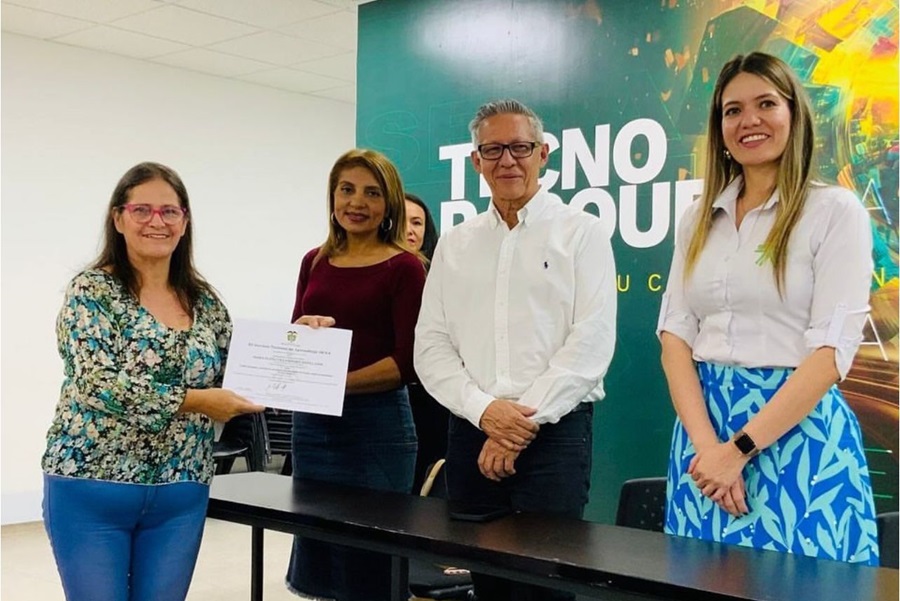 Mario Rincón, coordinador nacional de Evaluación y Certificación; Yesenia Duarte, coordinadora de Formación Profesional Integral