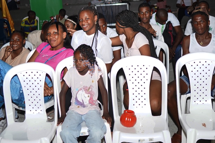 El SENA y el Ministerio de las Culturas, las Artes y los Saberes llegan a Condoto, Chocó con 'CINE AL CAMPO'.