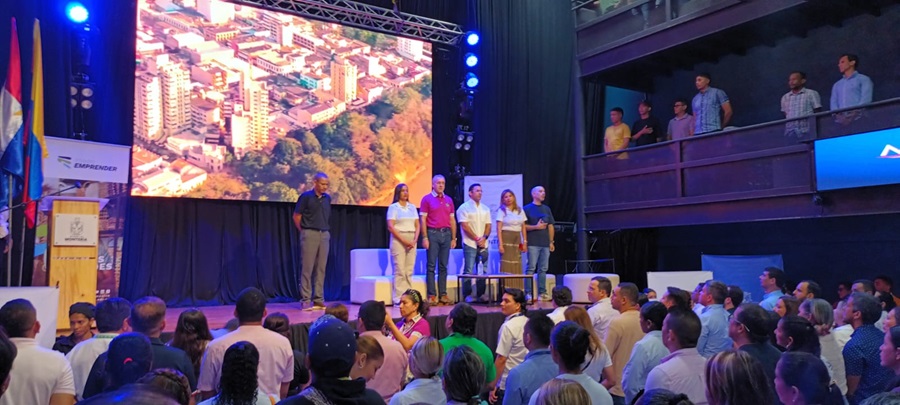 El anuncio de la convocatoria se realizó en el Centro de Eventos El Sol de Montería donde participaron representantes del SENA y