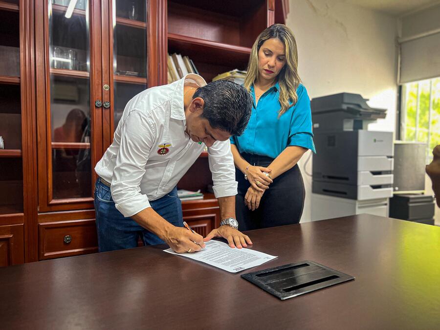 El convenio busca mejorar la formación de quienes hacen parte del del servicio de Sistema Estratégico de Transporte Público en S