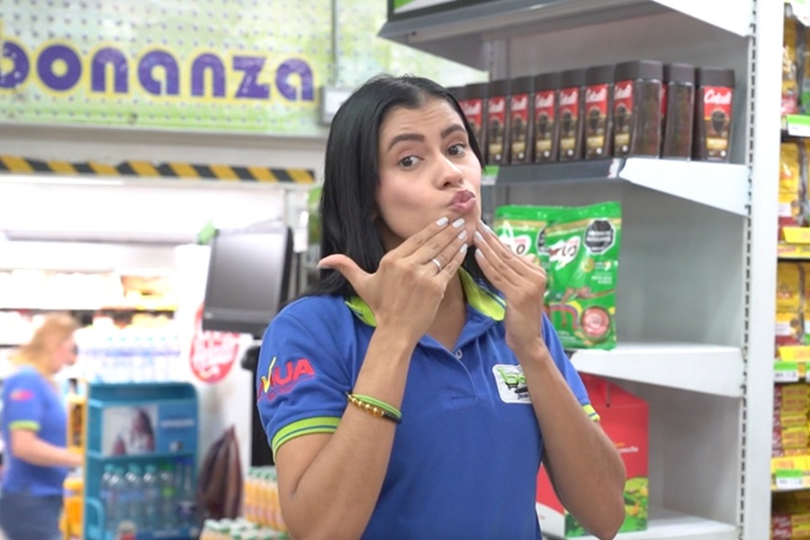 Ambos, formados por el SENA, han demostrado que, con oportunidades y apoyo, las personas con discapacidad pueden aportar signifi