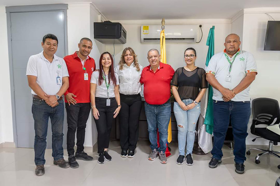 imagen Representantes del SENA y autoridades locales