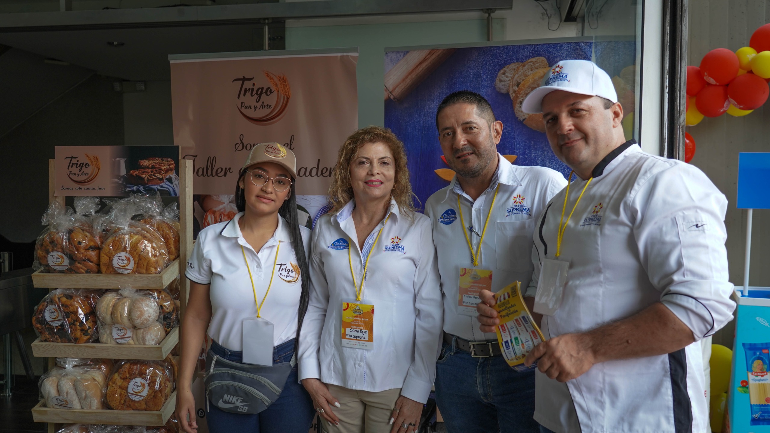 Algunas empresas participantes durante el evento.