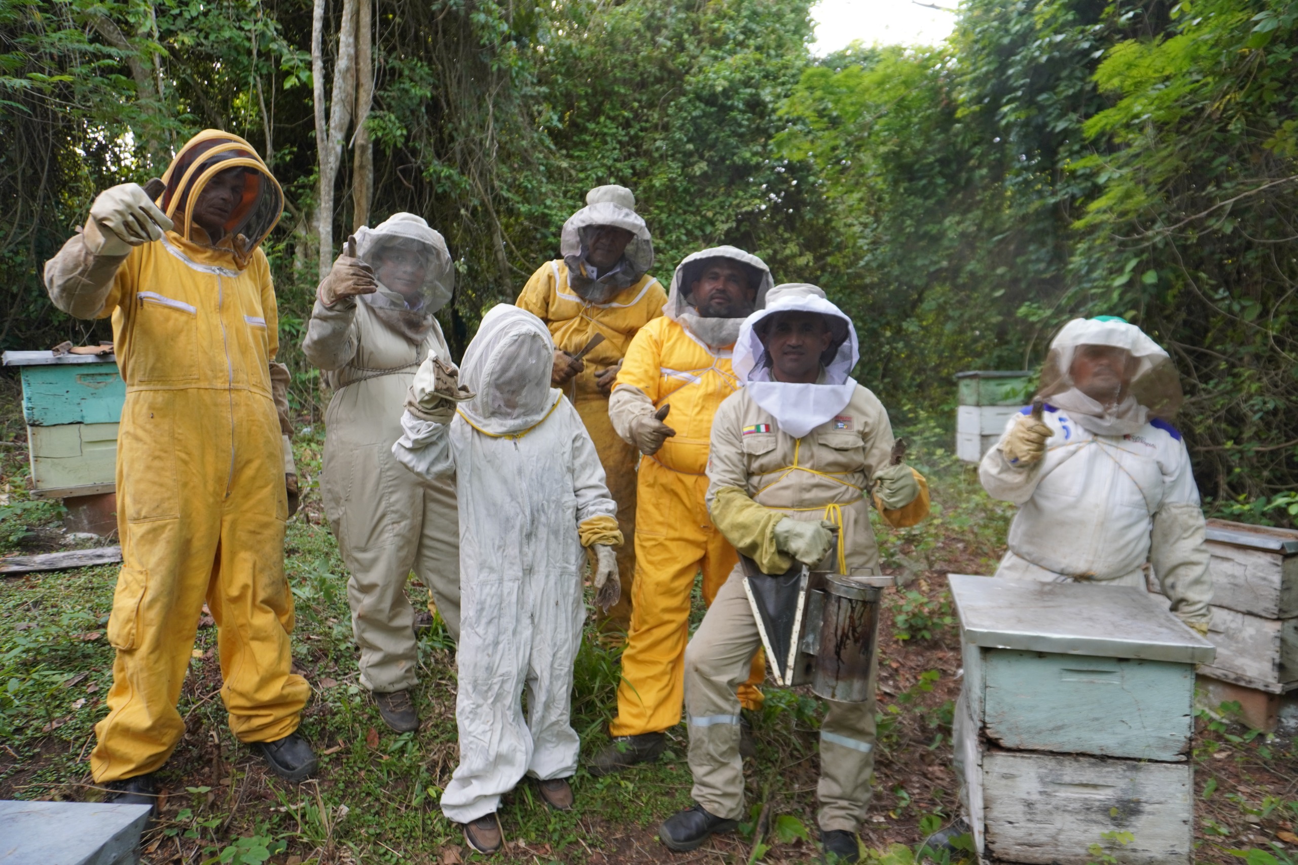 Foto 2 BP BOL SENA certifica competencias laborales en apicultura a campesinos de los Montes de María.jpg