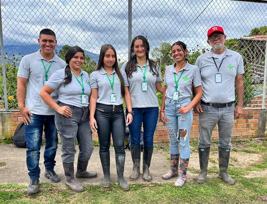 Foto 2 BP NAR Aprendices del Valle fortalecen sus competencias.jpeg