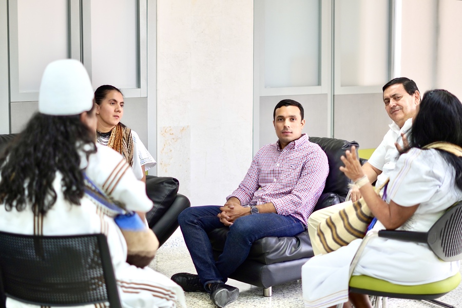 “Estamos a punto de firmar este importante convenio que favorecerá a la etnia arhuaca y a todas las poblaciones indígenas que ha