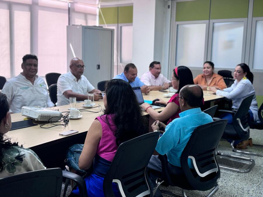 En la reunión, se revisó el cargue de los programas de la Universidad Popular del Cesar en el aplicativo del Sistema de Gestión 