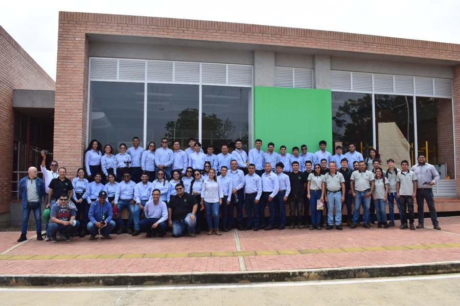 imagen de capacitacion en el manejo de drones