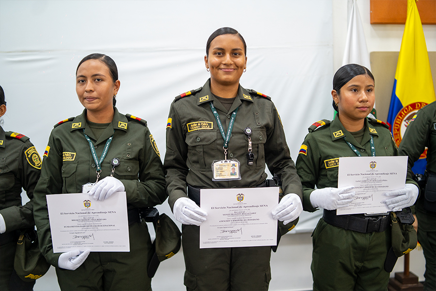 Imagen 2 Más de 80 auxiliares de policía certifican nuevos conocimientos para el futuro 