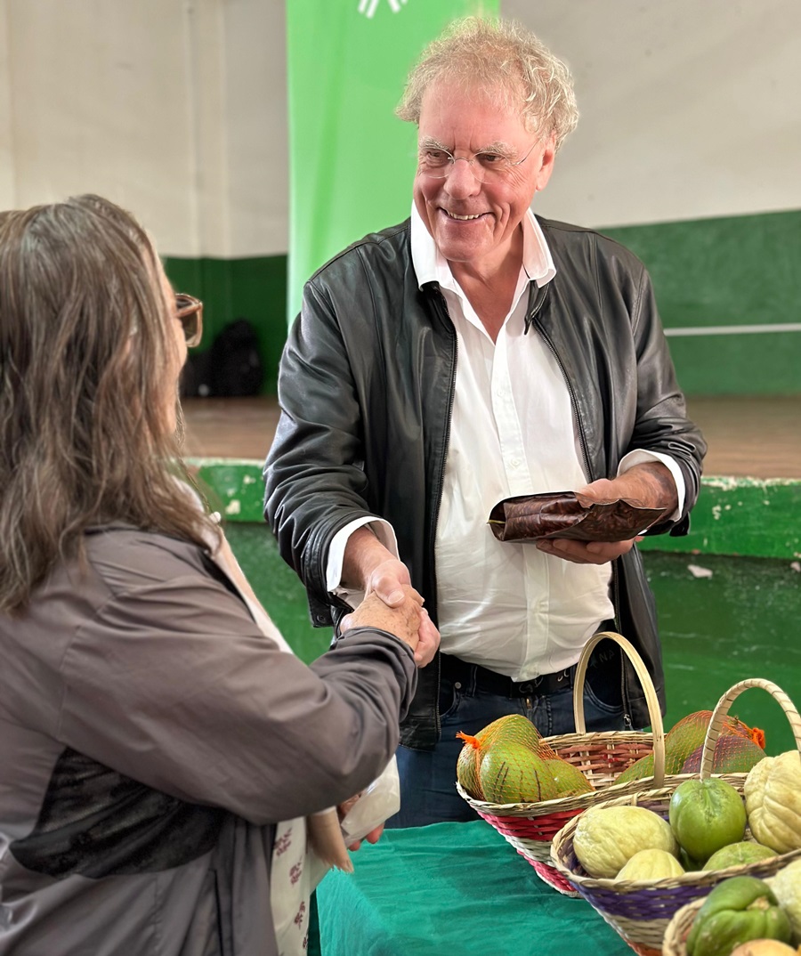 El profesor visitó los municipios de Cabrera, Venecia y Pandi, en Cundinamarca. 
