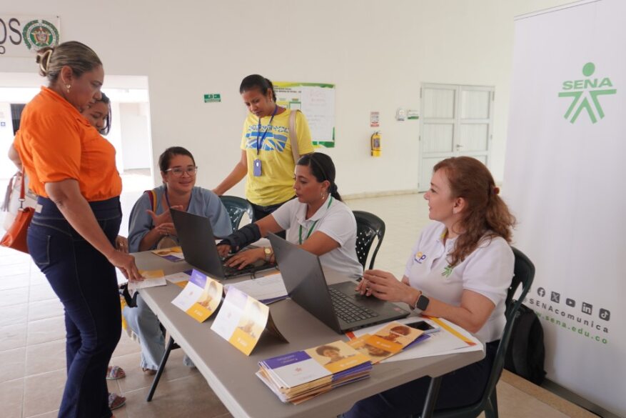 imagen SENA abre cupos para formar a padres de estudiantes de los colegios de la Policía Nacional en varias regiones del país