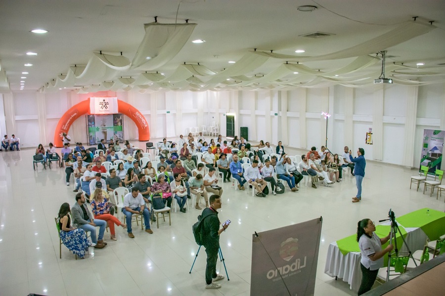 En este espacio, 12 emprendedores tolimenses dieron a conocer sus iniciativas e ideas exitosas desarrolladas con el apoyo de SEN