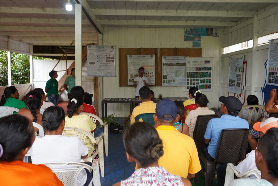 La jornada contó con la participación activa de agricultores de la comunidad