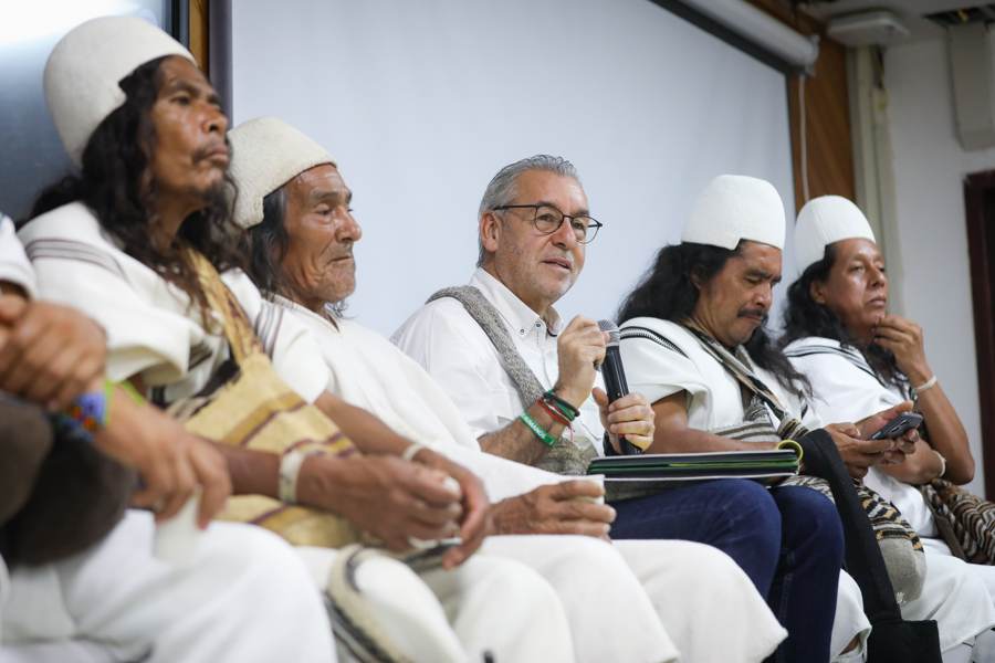 imagen Pueblos indígenas Arhuacos de la Sierra Nevada de Santa Marta y SENA se funden en una sola comunidad  